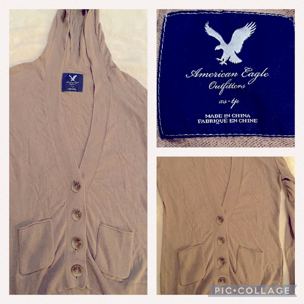 American Eagle women’s button sweater hoodie with pockets -tan